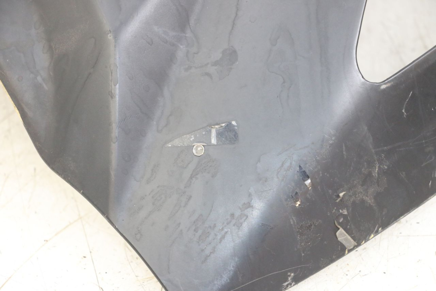 photo de SCUDO CARENA ANTERIORE PEUGEOT KISBEE 2T 50 (2018 - 2022) - Dettagli dei punti di fissaggio