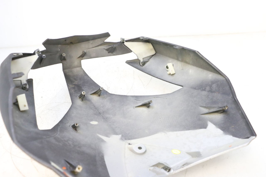 photo de SCUDO CARENA ANTERIORE KEEWAY MATRIX RX9 125 (2006 - 2007) - Zoom sullo stato d'uso