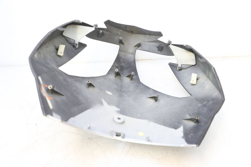 photo de SCUDO CARENA ANTERIORE KEEWAY MATRIX RX9 125 (2006 - 2007) - Dettagli dei punti di fissaggio