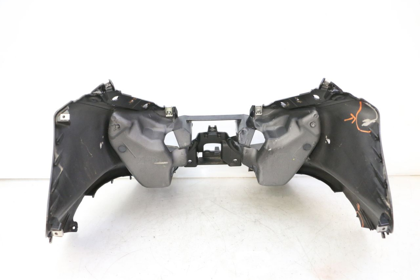 photo de SCUDO CARENA ANTERIORE PIAGGIO MP3 LT 300 (2010 - 2016) - Dettagli dei punti di fissaggio