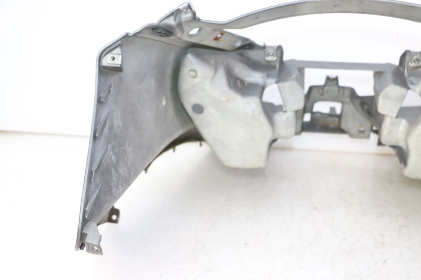 photo de SCUDO CARENA ANTERIORE PIAGGIO MP3 500 (2011 - 2015) - Focus sulla struttura