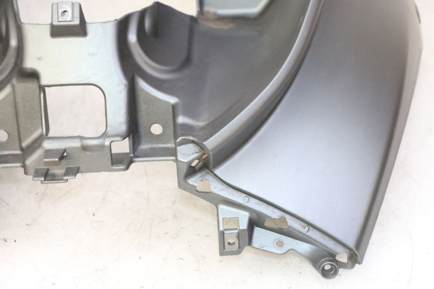 photo de SCUDO CARENA ANTERIORE PIAGGIO MP3 500 (2011 - 2015) - Zoom sullo stato d'uso