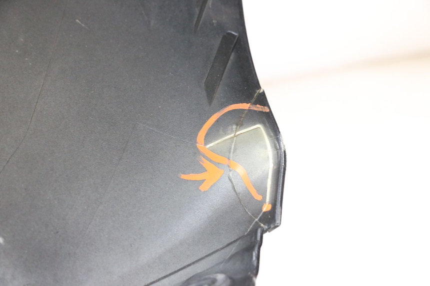 photo de SCUDO CARENA ANTERIORE PIAGGIO MP3 125 (2006 - 2014) - Zoom sullo stato d'uso