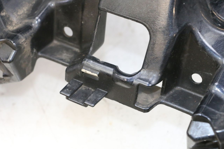 photo de SCUDO CARENA ANTERIORE PIAGGIO MP3 125 (2006 - 2014) - Marcature e riferimenti originali