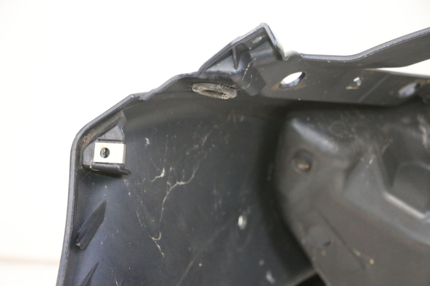 photo de SCUDO CARENA ANTERIORE PIAGGIO MP3 RL 250 (2006 - 2010) - Ispezione visiva dettagliata