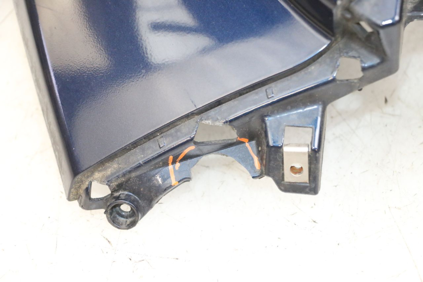 photo de SCUDO CARENA ANTERIORE PIAGGIO MP3 RL 250 (2006 - 2010) - Zoom sullo stato d'uso