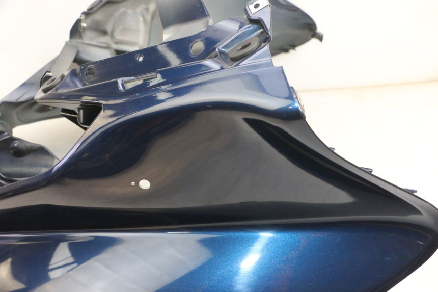 photo de SCUDO CARENA ANTERIORE PIAGGIO MP3 RL 250 (2006 - 2010) - Caratteristiche distintive