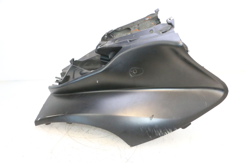 photo de SCUDO CARENA ANTERIORE PIAGGIO MP3 RL 250 (2006 - 2010) - Primo piano ad alta risoluzione