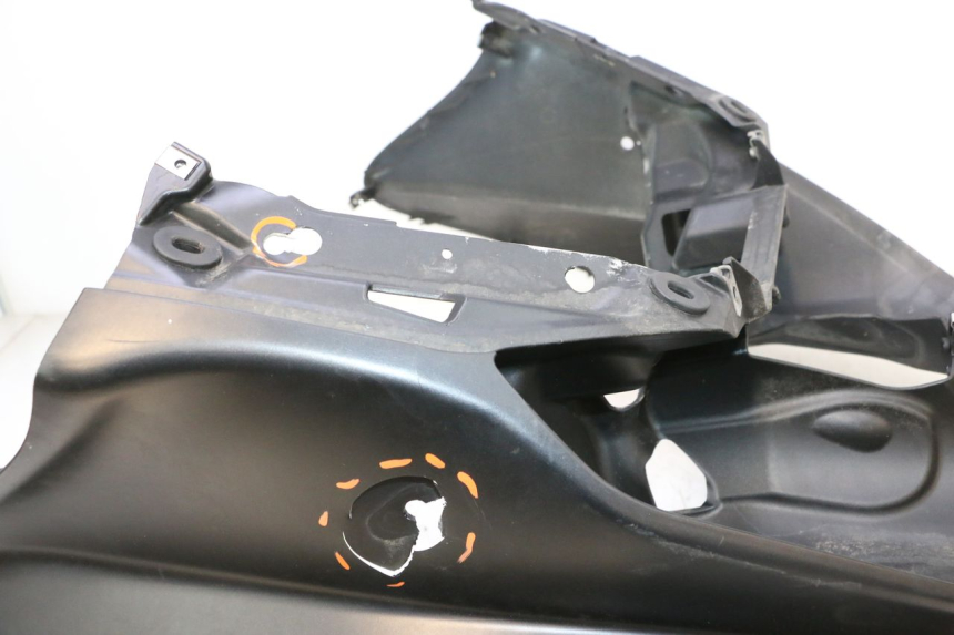 photo de SCUDO CARENA ANTERIORE PIAGGIO MP3 RL 250 (2006 - 2010) - Ispezione visiva dettagliata