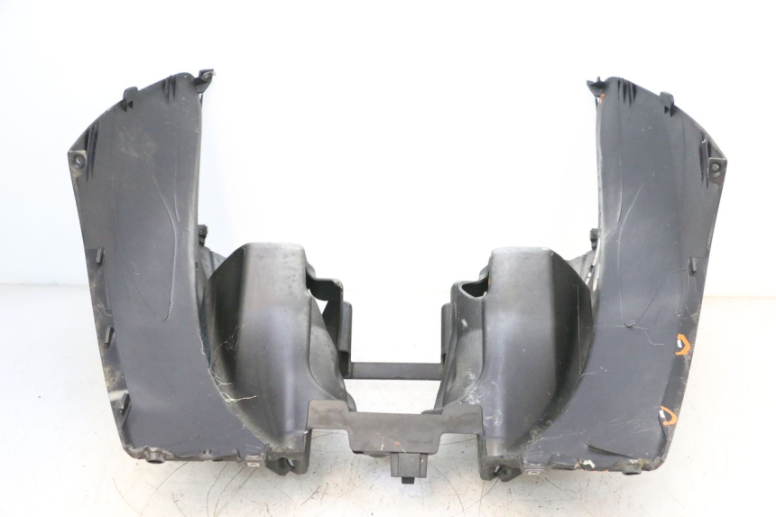 photo de SCUDO CARENA ANTERIORE PIAGGIO MP3 RL 250 (2006 - 2010) - Dettagli dei punti di fissaggio