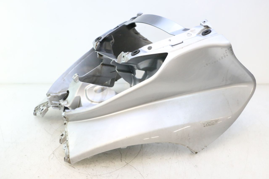 photo de SCUDO CARENA ANTERIORE PIAGGIO MP3 125 (2006 - 2014) - Altra vista dell'articolo