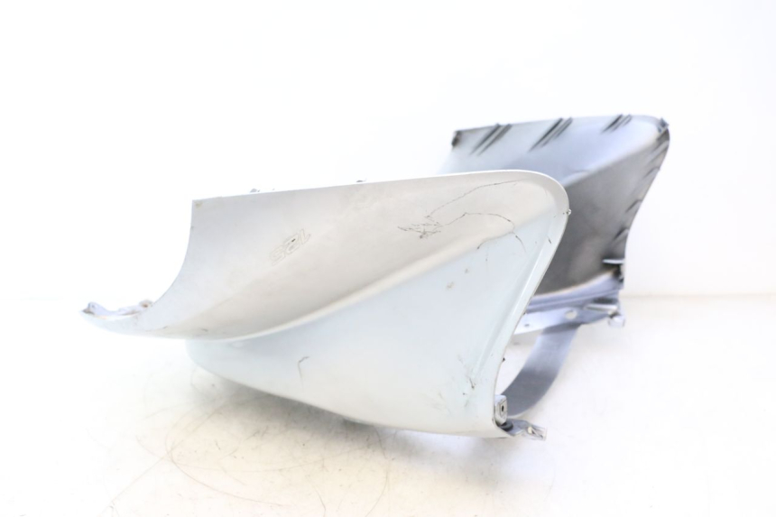photo de SCUDO CARENA ANTERIORE PIAGGIO MP3 125 (2006 - 2014) - Caratteristiche distintive