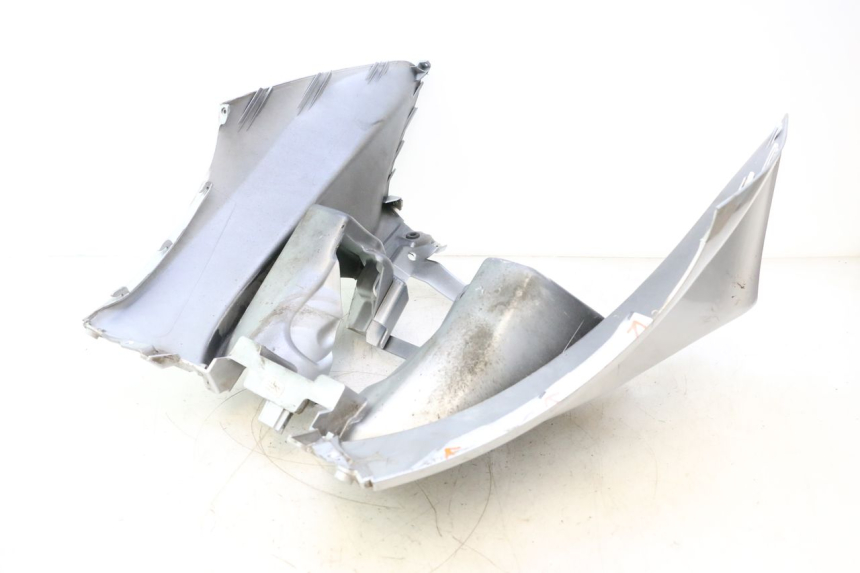 photo de SCUDO CARENA ANTERIORE PIAGGIO MP3 125 (2006 - 2014) - Zoom sui componenti