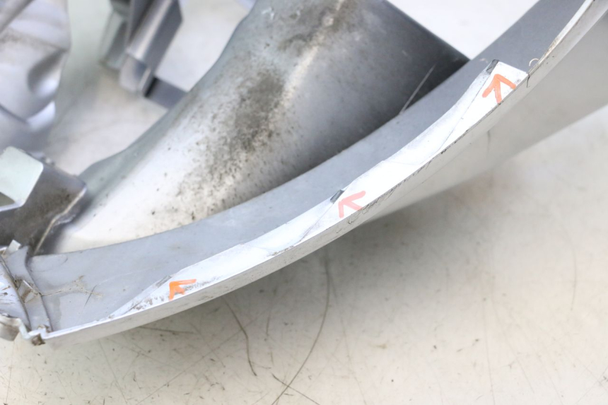 photo de SCUDO CARENA ANTERIORE PIAGGIO MP3 125 (2006 - 2014) - Primo piano ad alta risoluzione