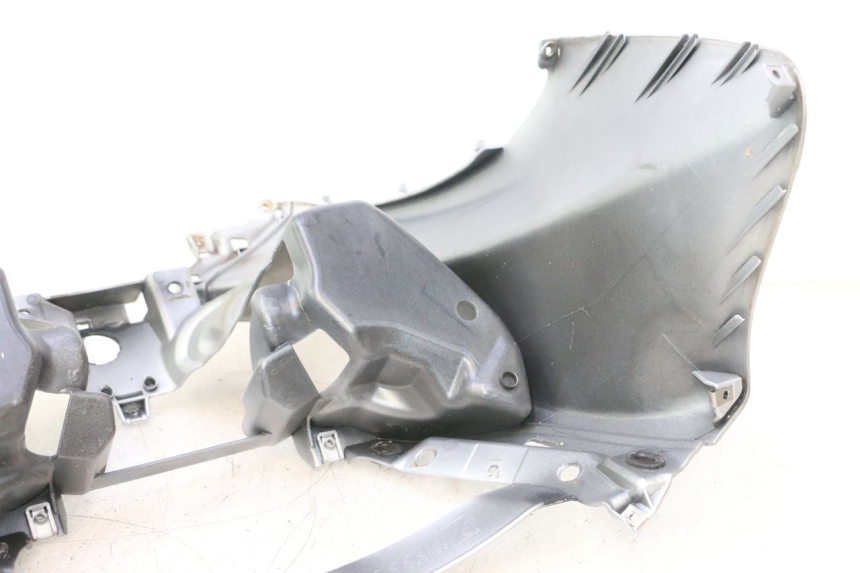 photo de SCUDO CARENA ANTERIORE PIAGGIO MP3 125 (2006 - 2014) - Panoramica del profilo