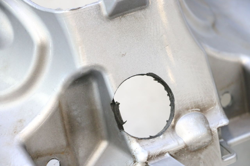 photo de SCUDO CARENA ANTERIORE PIAGGIO MP3 125 (2006 - 2014) - Zoom sullo stato d'uso