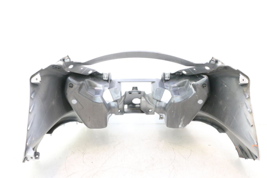 photo de SCUDO CARENA ANTERIORE PIAGGIO MP3 125 (2006 - 2014) - Zoom sullo stato d'uso