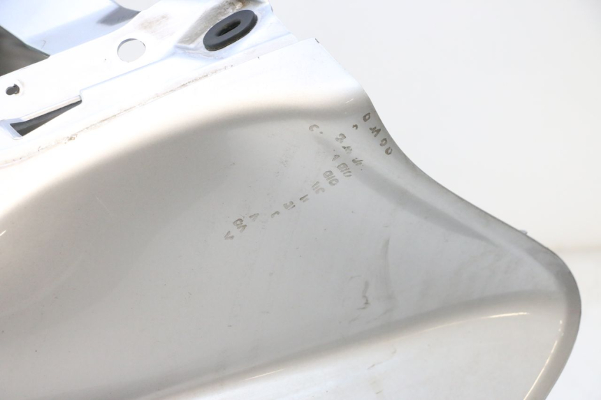 photo de SCUDO CARENA ANTERIORE PIAGGIO MP3 125 (2006 - 2014) - Stato della superficie e materiale