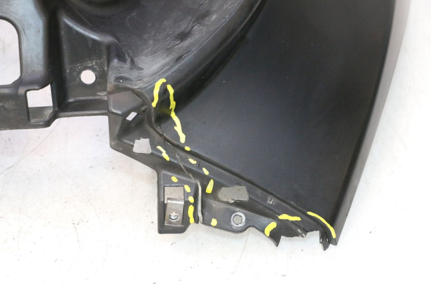 photo de SCUDO CARENA ANTERIORE PIAGGIO MP3 500 (2016 - 2018) - Zoom sullo stato d'uso