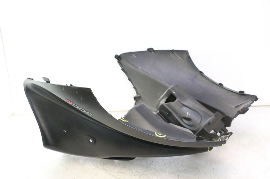 photo de SCUDO CARENA ANTERIORE PIAGGIO MP3 500 (2016 - 2018) - Primo piano tecnico