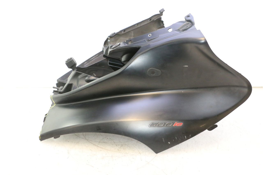 photo de SCUDO CARENA ANTERIORE PIAGGIO MP3 500 (2016 - 2018) - Dettagli dei punti di fissaggio