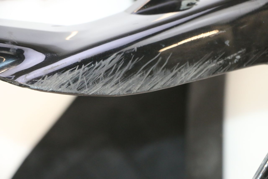 photo de SCUDO CARENA ANTERIORE MBK NITRO 50 (2004 - 2008) - Caratteristiche distintive