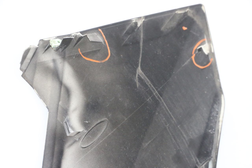 photo de FACCIATA ANTERIORE PEUGEOT SATELIS COMPRESSOR K15 125 (2006 - 2009) - Dettagli dei punti di fissaggio