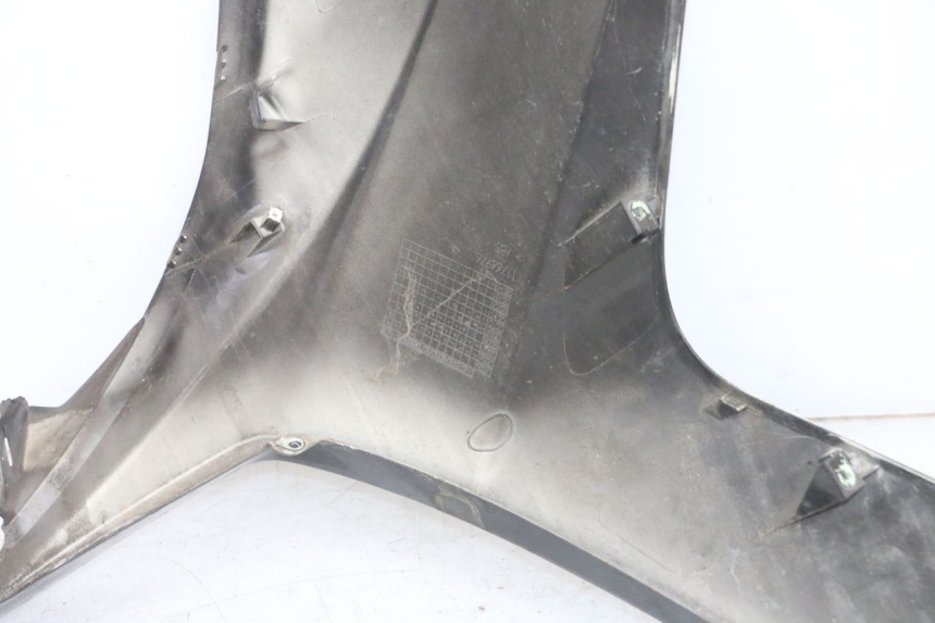 photo de FACCIATA ANTERIORE PEUGEOT SATELIS COMPRESSOR K15 125 (2006 - 2009) - Stato della superficie e materiale