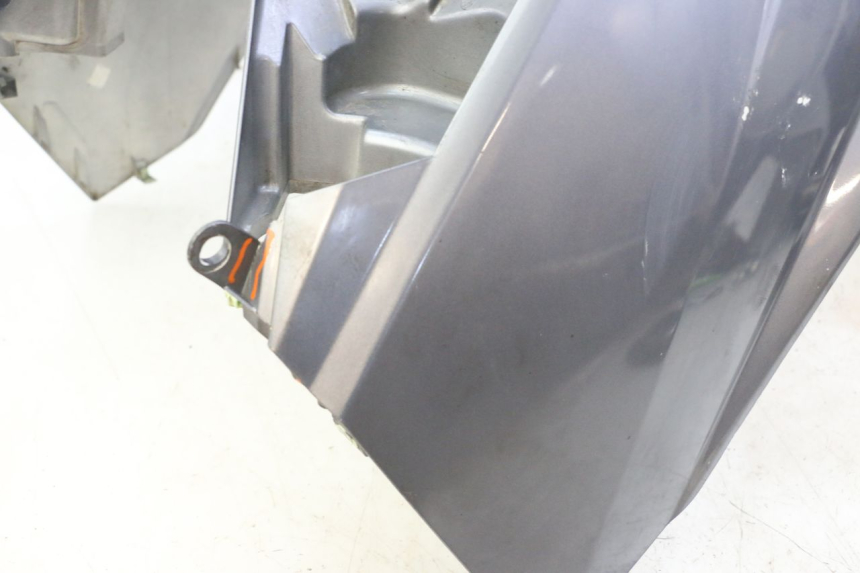 photo de SCUDO CARENA ANTERIORE PEUGEOT SATELIS 250 (2006 - 2012) - Dettaglio del componente