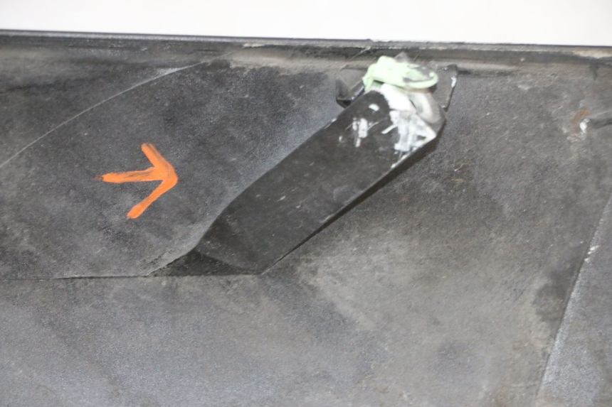 photo de SCUDO CARENA ANTERIORE PEUGEOT SATELIS 125 (2006 - 2009) - Primo piano ad alta risoluzione