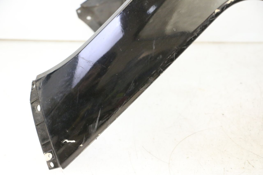 photo de SCUDO CARENA ANTERIORE PEUGEOT SATELIS 125 (2006 - 2009) - Zoom sullo stato d'uso