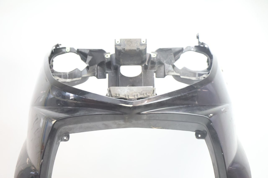 photo de SCUDO CARENA ANTERIORE PEUGEOT SATELIS 125 (2006 - 2009) - Dettaglio del componente