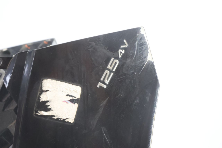 photo de SCUDO CARENA ANTERIORE PEUGEOT SATELIS 125 (2006 - 2009) - Caratteristiche distintive