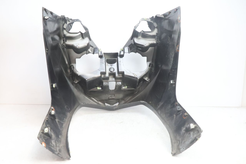 photo de SCUDO CARENA ANTERIORE PEUGEOT SATELIS 125 (2006 - 2009) - Ispezione visiva dettagliata