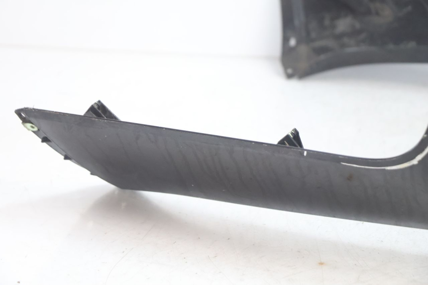 photo de SCUDO CARENA ANTERIORE PEUGEOT SATELIS 125 (2006 - 2009) - Stato della superficie e materiale