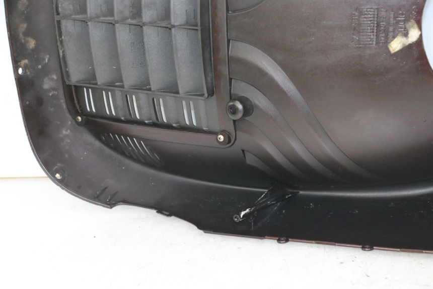 photo de SCUDO CARENA ANTERIORE APRILIA SCARABEO GT TOURING 125 (1999 - 2005) - Zoom sui componenti