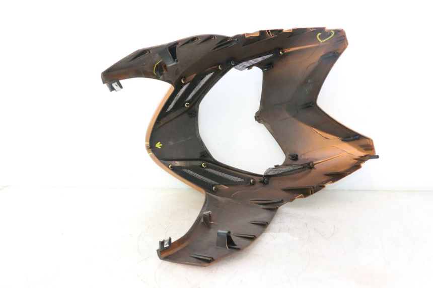 photo de SCUDO CARENA ANTERIORE APRILIA SR 2T 50 (2012 - 2017) - Caratteristiche distintive