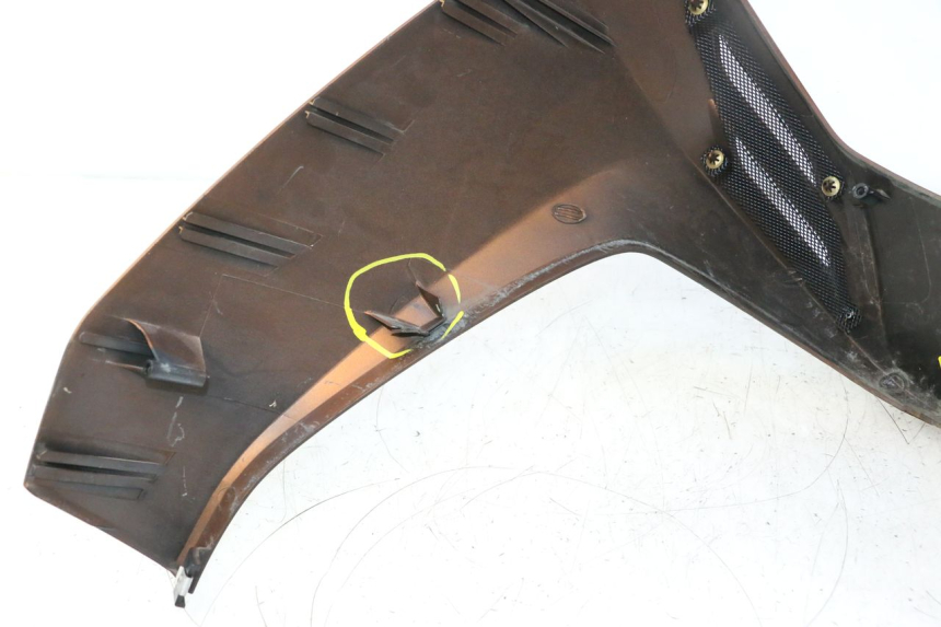 photo de SCUDO CARENA ANTERIORE APRILIA SR 2T 50 (2012 - 2017) - Zoom sullo stato d'uso