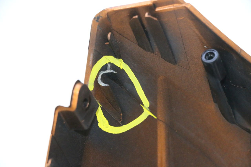 photo de SCUDO CARENA ANTERIORE APRILIA SR 2T 50 (2012 - 2017) - Primo piano tecnico
