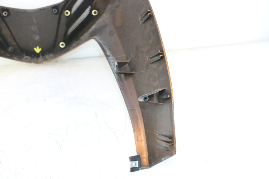 photo de SCUDO CARENA ANTERIORE APRILIA SR 2T 50 (2012 - 2017) - Dettagli dei punti di fissaggio