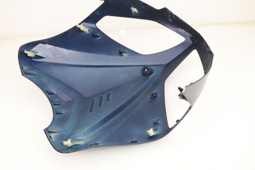 photo de SCUDO CARENA ANTERIORE PEUGEOT SUM UP 125 (2008 - 2013) - Dettagli dei punti di fissaggio