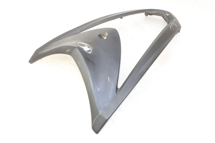 photo de CARENA ANTERIORE SUPERIORE KYMCO AGILITY NAKED RENOUVO 2T 50 (2011 - 2018) - Primo piano tecnico