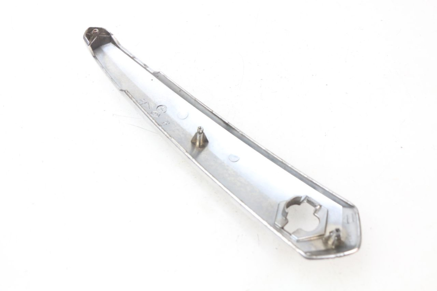 photo de FACCIATA ANTERIORE SUPERIORE PIAGGIO BEVERLY 500 (2003 - 2007) - Dettaglio del componente