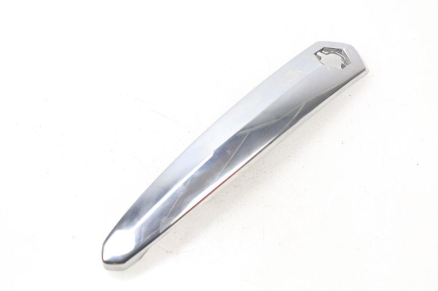 photo de FACCIATA ANTERIORE SUPERIORE PIAGGIO BEVERLY 500 (2003 - 2007) - Zoom sullo stato d'uso