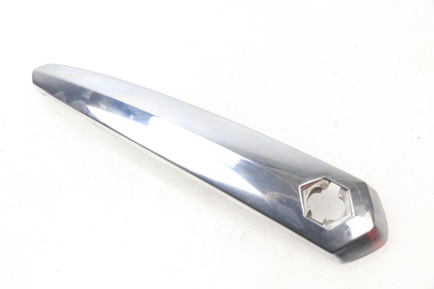 photo de FACCIATA ANTERIORE SUPERIORE PIAGGIO BEVERLY 500 (2003 - 2007) - Altra angolazione