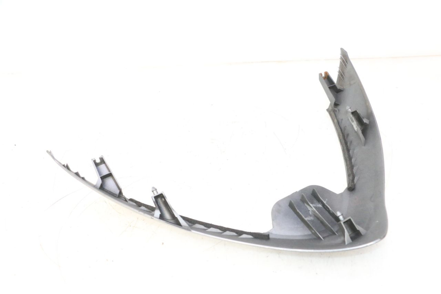 photo de CARENA ANTERIORE SUPERIORE SUZUKI BURGMAN 125 (2007 - 2014) - Altra angolazione