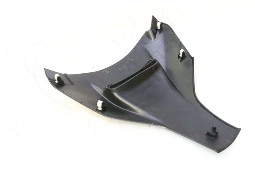 photo de CARENA ANTERIORE SUPERIORE SUZUKI BURGMAN EXECUTIVE ABS 650 (2006 - 2012) - Dettaglio del componente