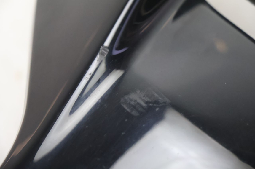 photo de CARENA ANTERIORE SUPERIORE SUZUKI BURGMAN EXECUTIVE ABS 650 (2006 - 2012) - Altra angolazione
