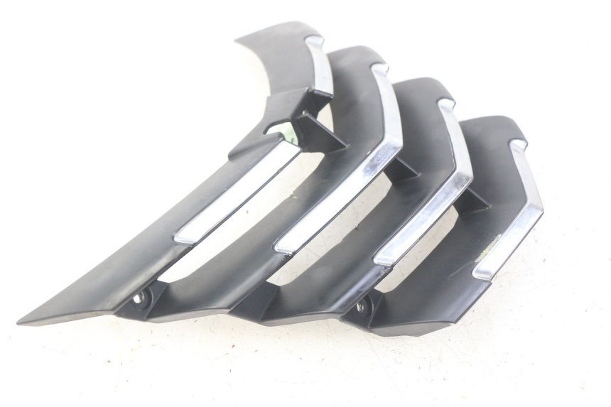 photo de CARENA ANTERIORE SUPERIORE PEUGEOT CITYSTAR IE 2T 50 (2018 - 2021) - Zoom sullo stato d'uso