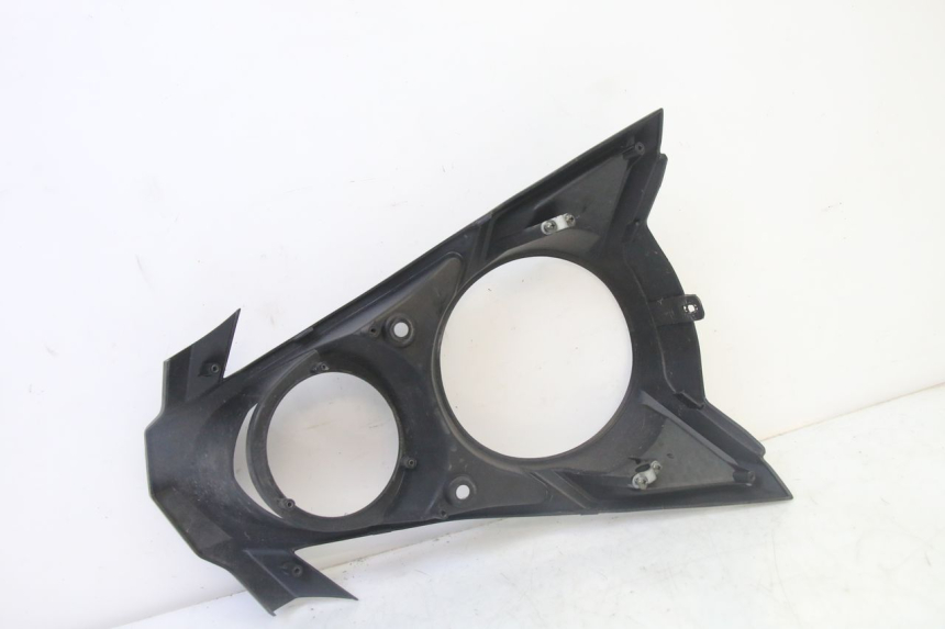 photo de FACCIATA ANTERIORE SUPERIORE SYM CROX 4T 50 (2016 - 2023) - Dettagli dei punti di fissaggio